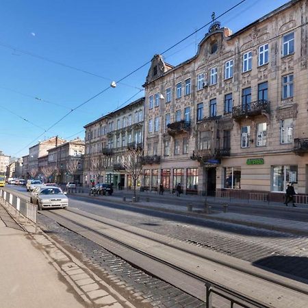 Зелені Апартаменти Біля Оперного Театру Flat In The City Center Lviv Exterior photo