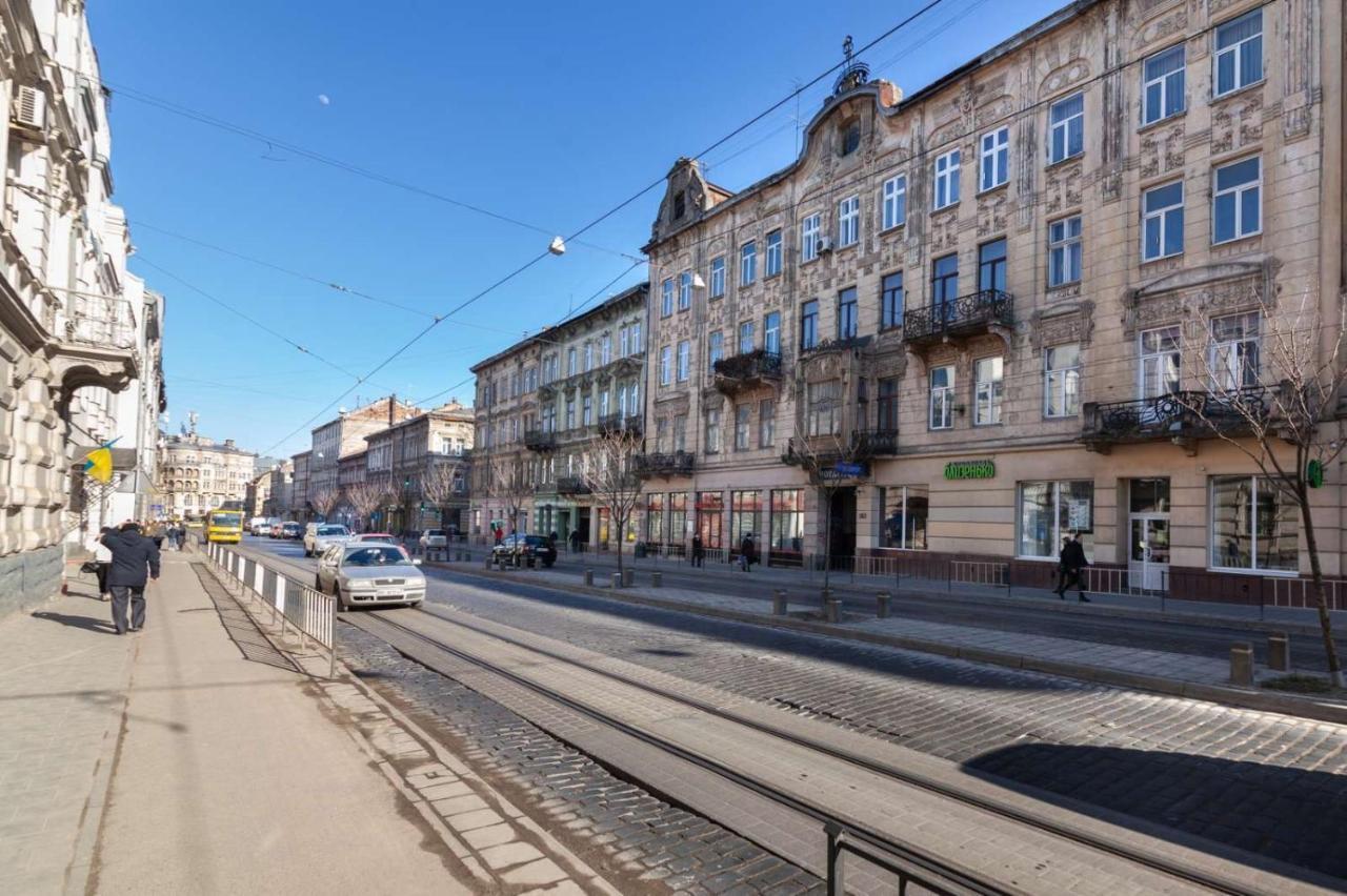 Зелені Апартаменти Біля Оперного Театру Flat In The City Center Lviv Exterior photo