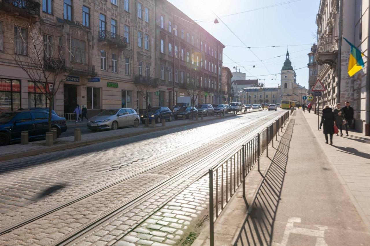 Зелені Апартаменти Біля Оперного Театру Flat In The City Center Lviv Exterior photo